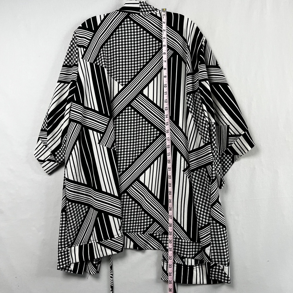 Kiyonna Kimono Womens 2X Cardigan Black White Checked Stripe Artsy - Picture 2 of 15
